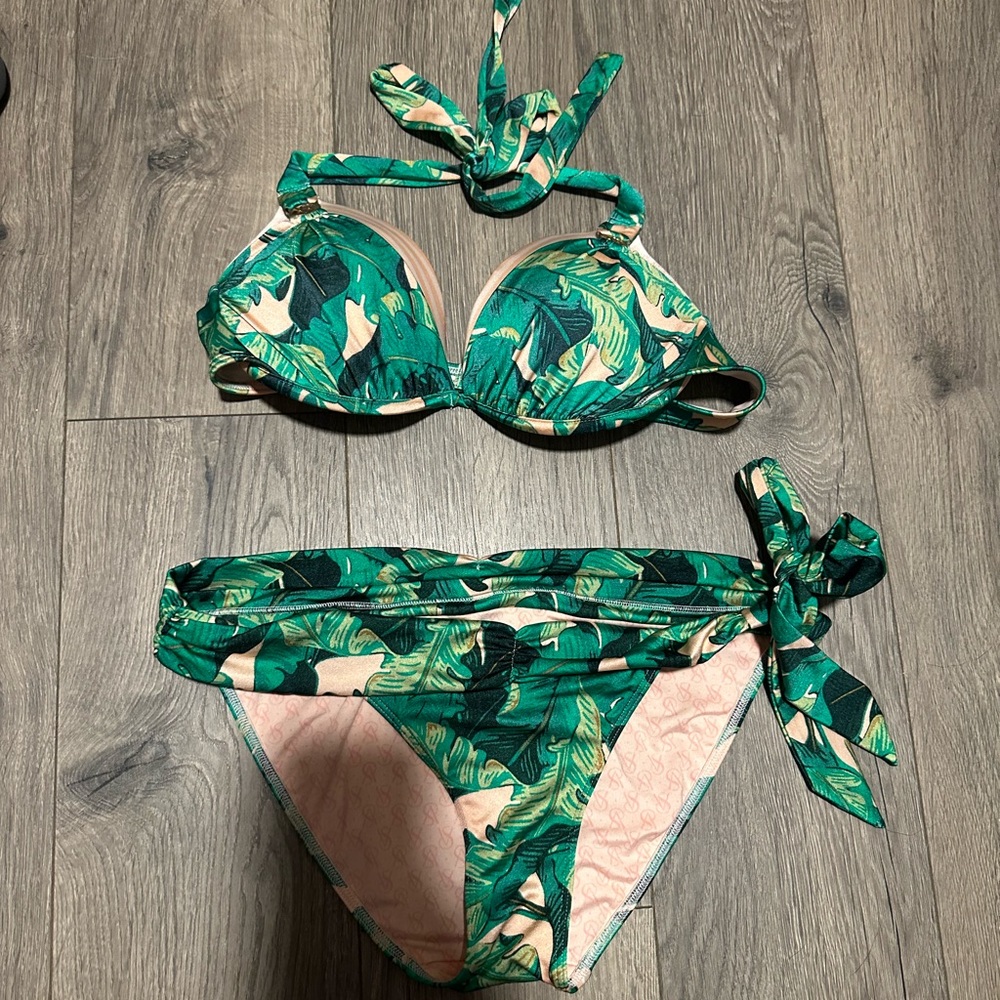 💚Victoria Secret Swim Set 💚 - Picture 2 of 16